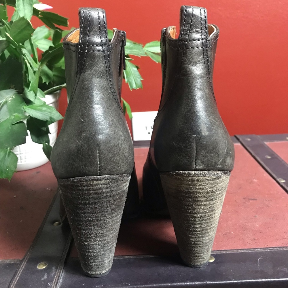 🏇 Frye Madeline Leather short bootie in Smoke - Picture 3 of 9